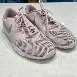 Nike Training Flex Essential TR shoes - size 10